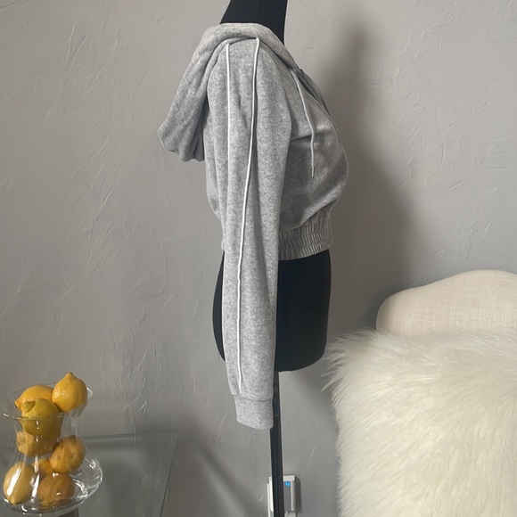 Garage Soft Grey Cropped Hoodie - Picture 6 of 9